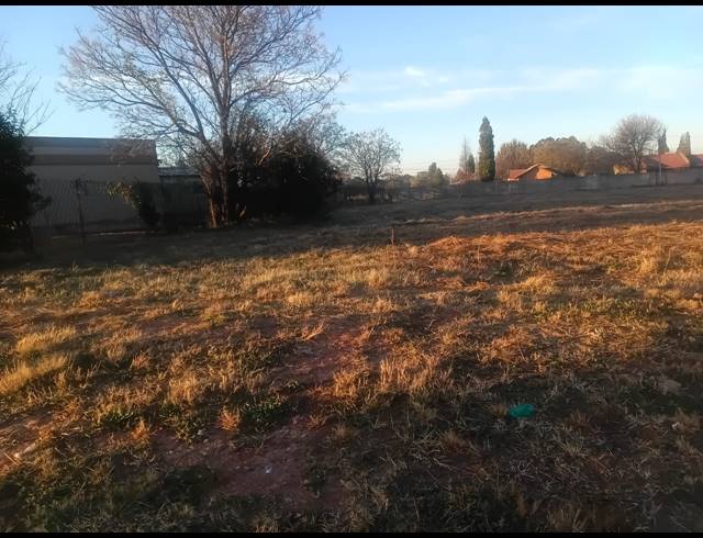 2,032M² VACANT LAND FOR SALE IN HENLEY ON KLIP